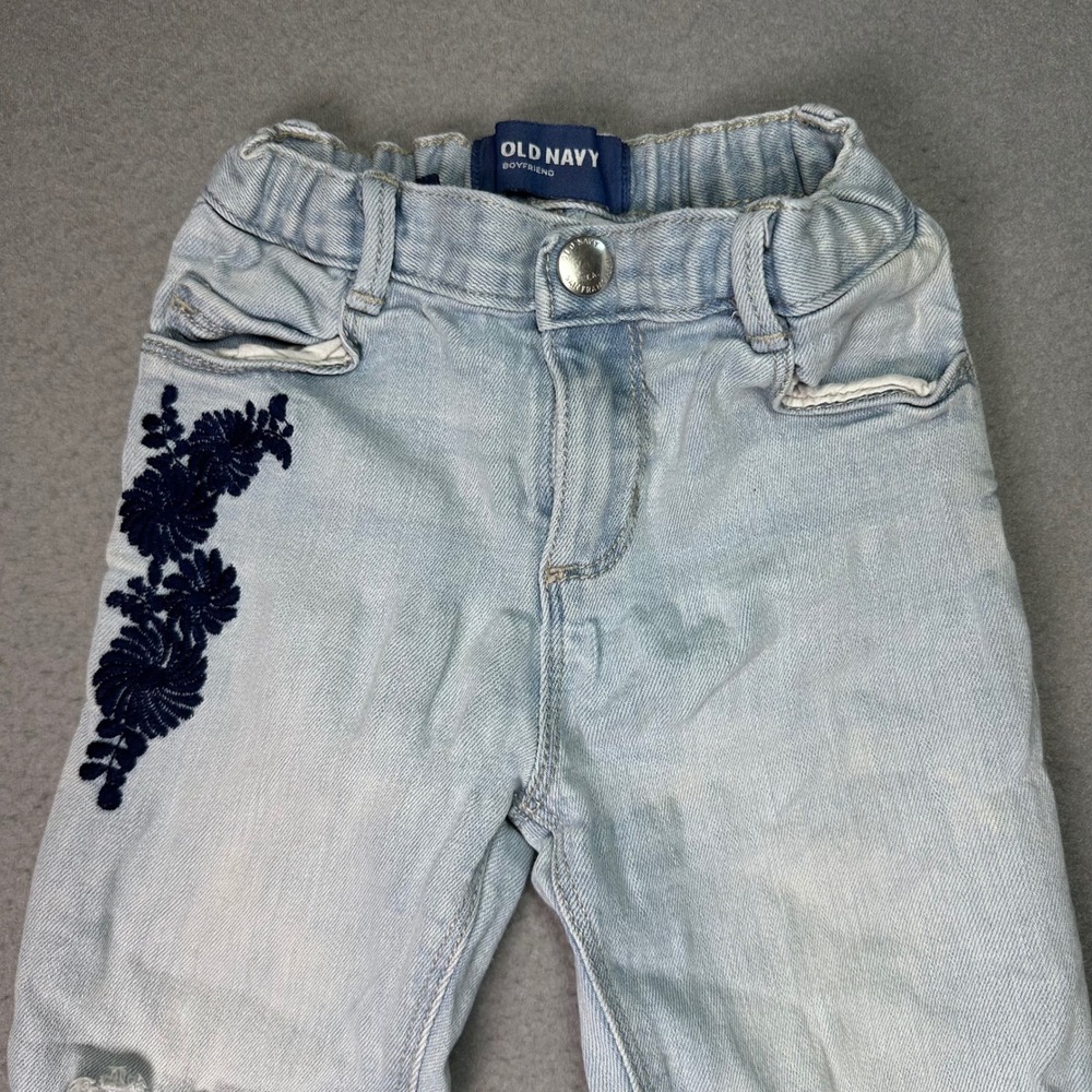 Old Navy Toddler Girls Floral Embroidered Distressed Boyfriend Jeans 3T Blue - Picture 9 of 10